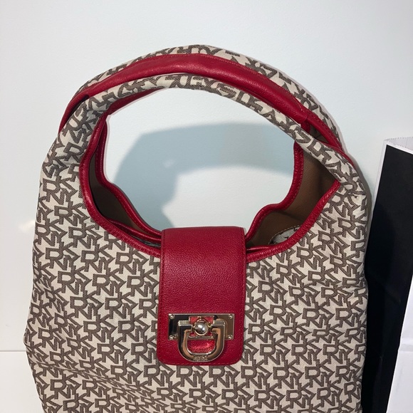 ❌SOLD❌Dkny Hobo bag - Picture 14 of 15